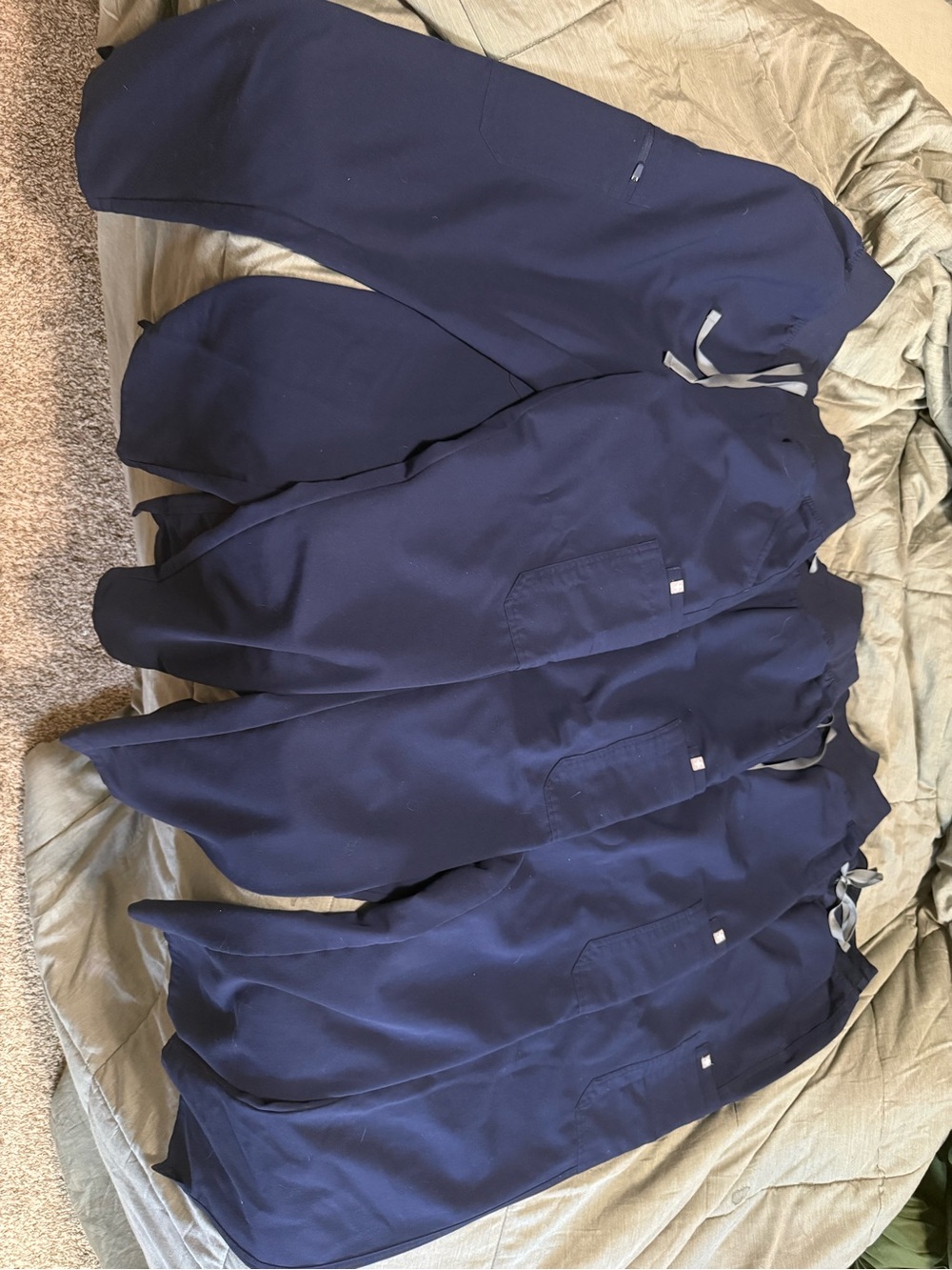 4 pair Figs Yola scrub pants Medium Tall